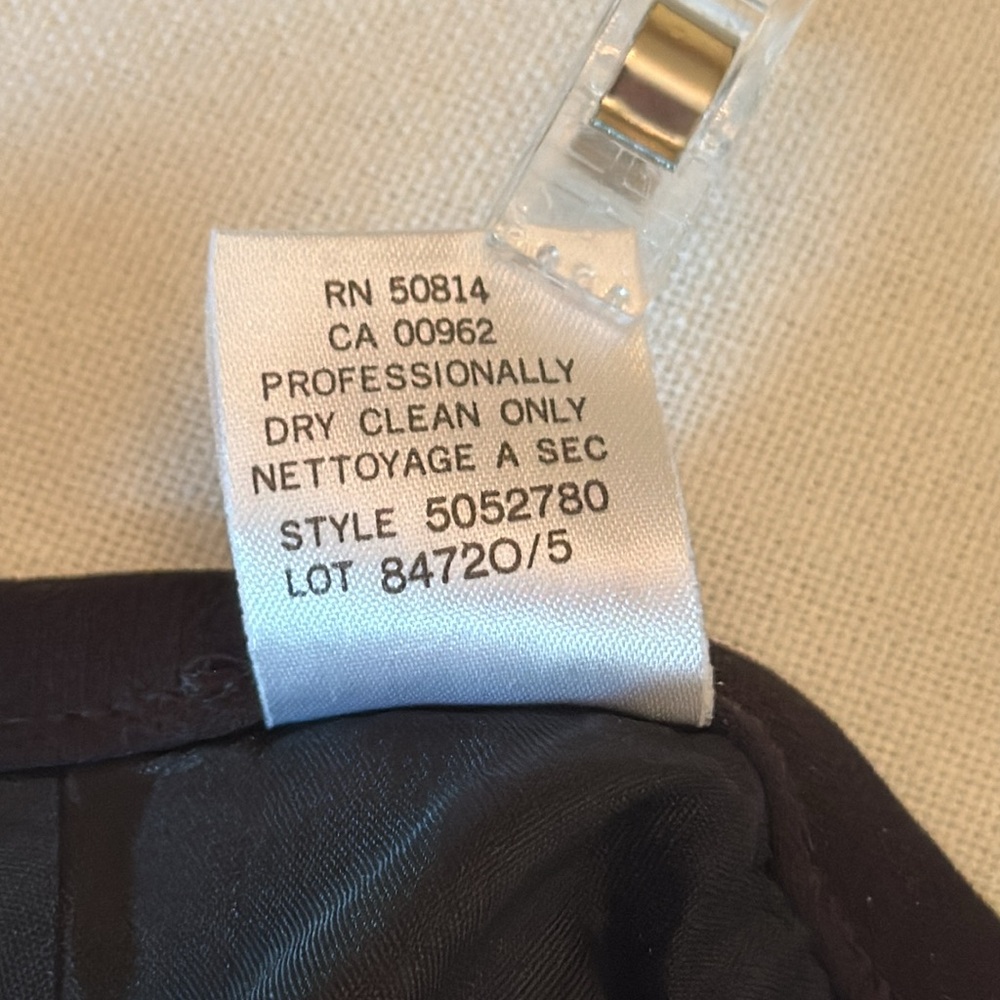 Tahari Classic Black Pencil Skirt - Petite 10 - Picture 7 of 9